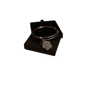Silver Toned paw print dog pet Bangle Bracelet‎ NEW